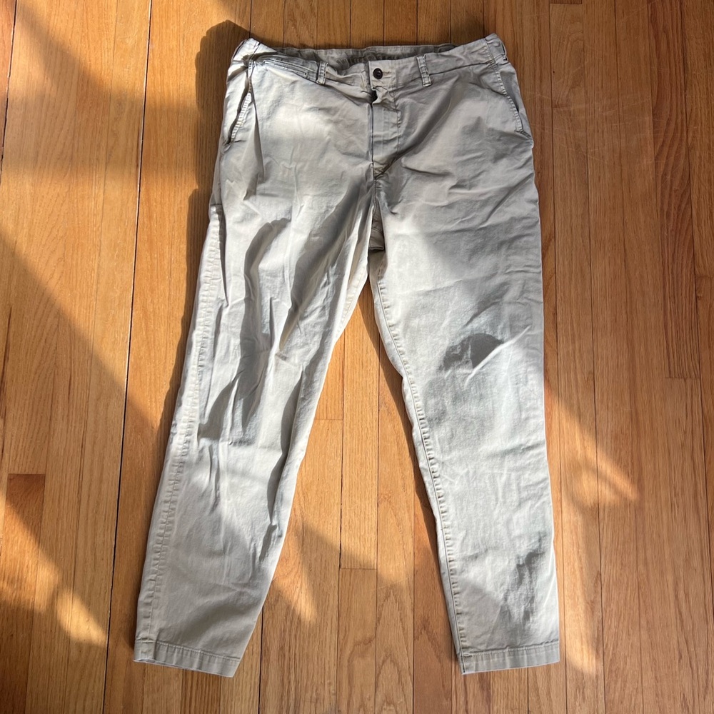 American eagle khaki pants